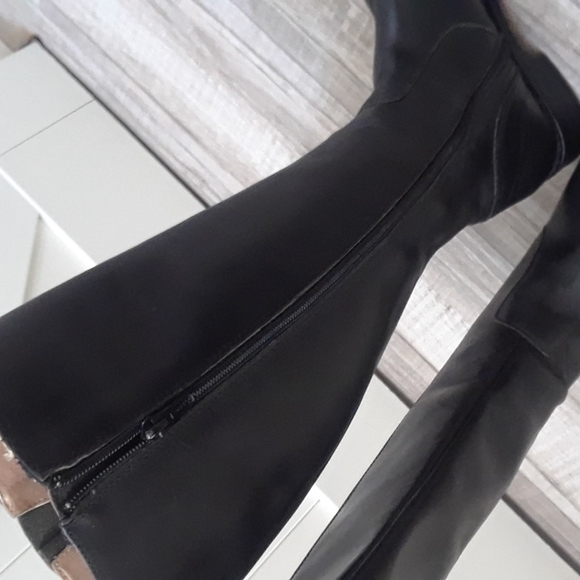 JOHN FLUEVOG BOOTS..7 - Picture 7 of 12